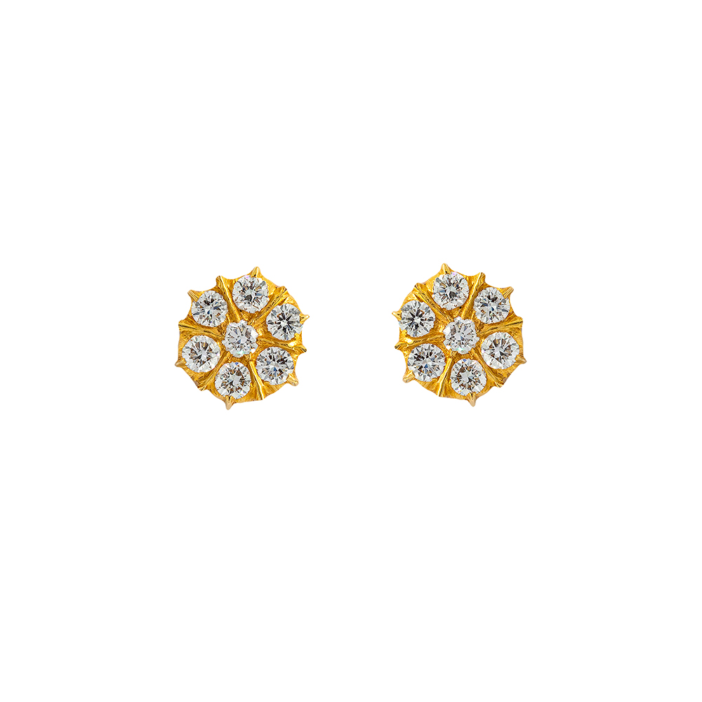 Cluster Close Setting Diamond Studs