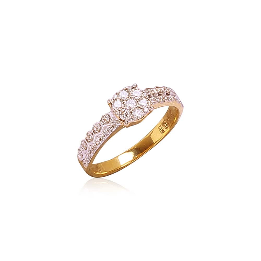 Glittering Diamond Ring