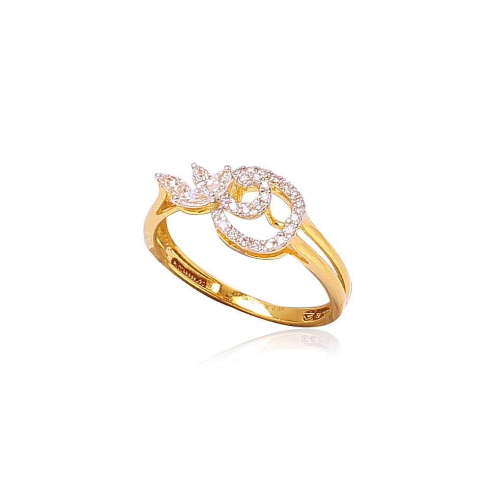 Spiralled Diamond Ring