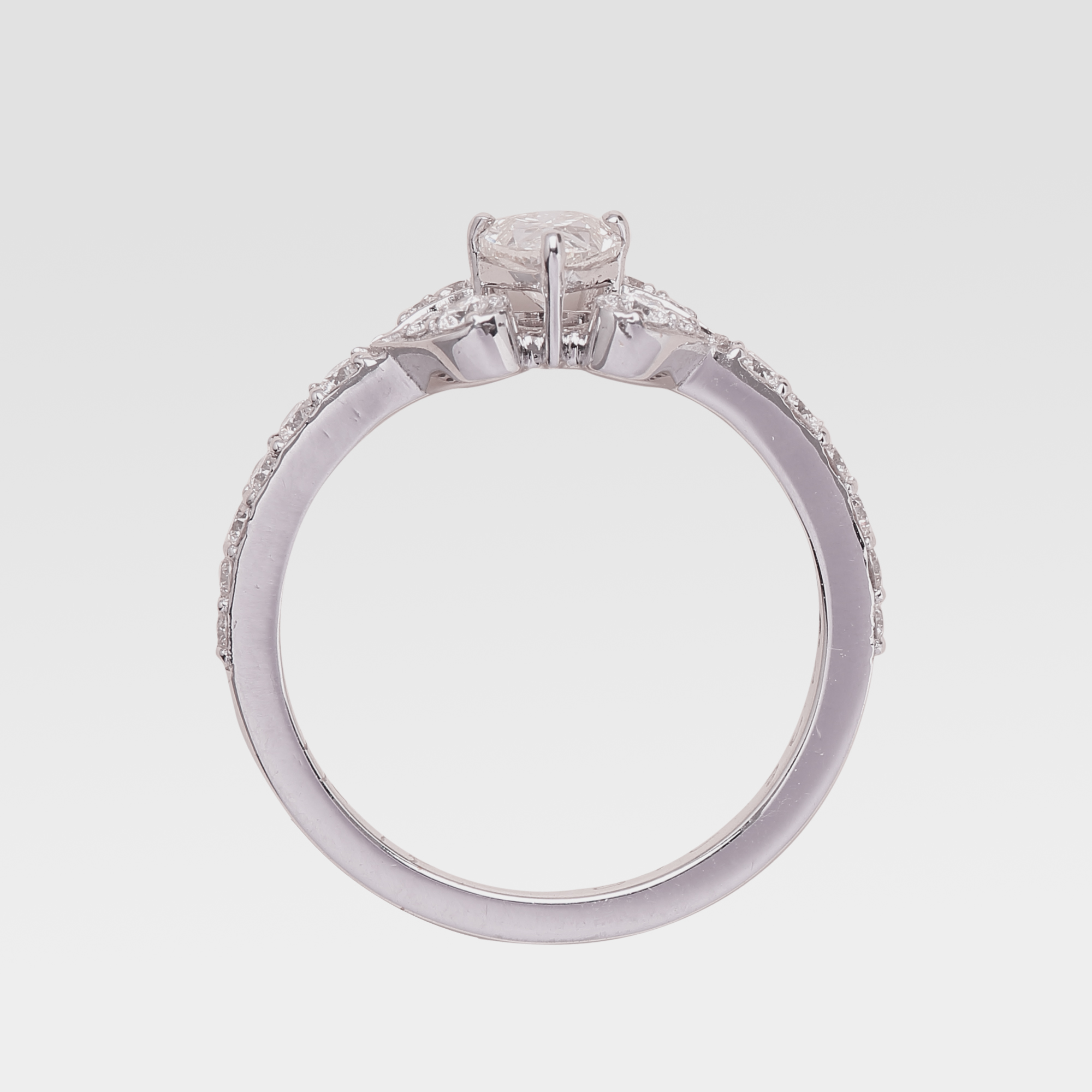 Radiant diamond ring