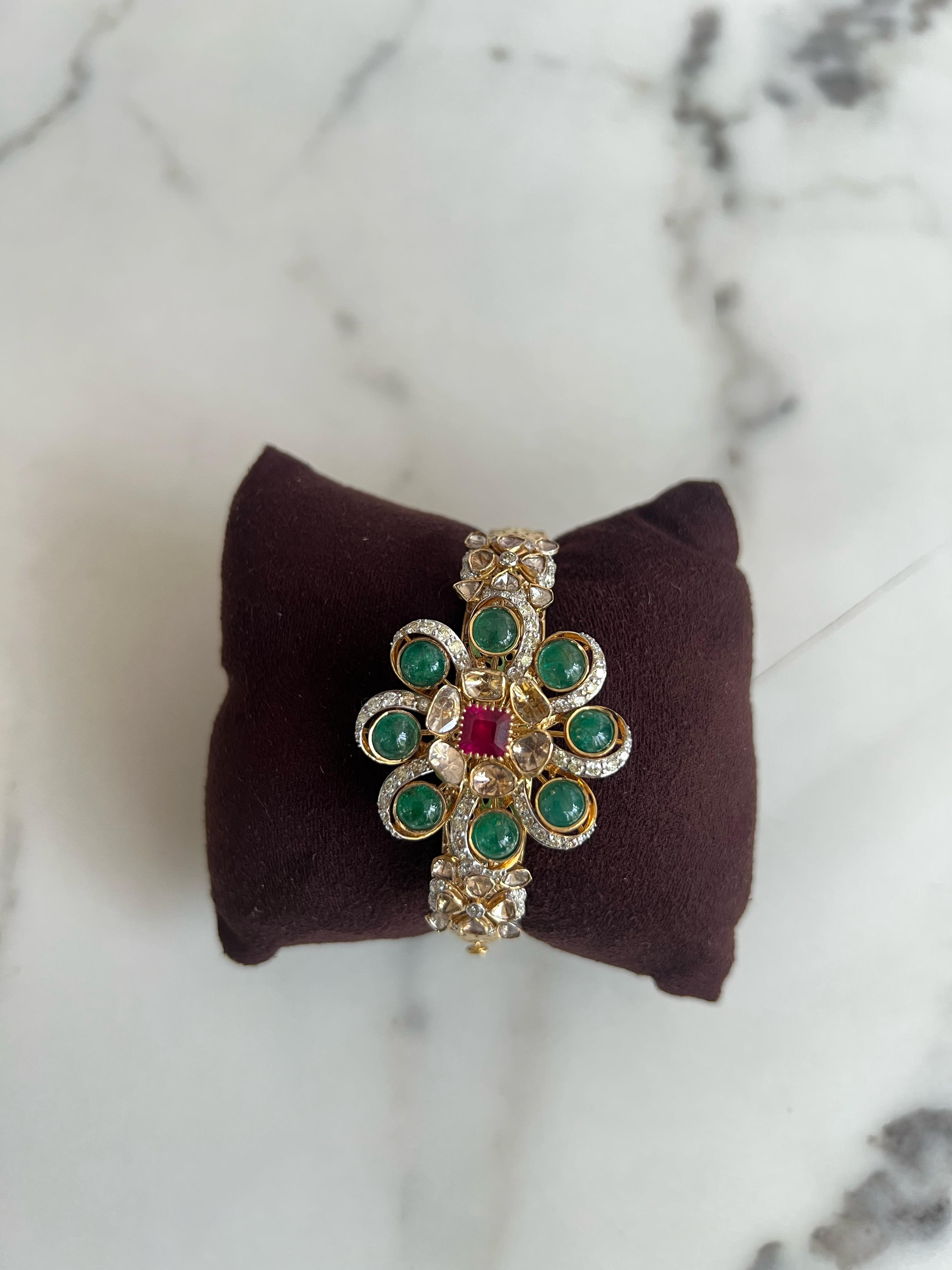 Floral polki kada with Emerald